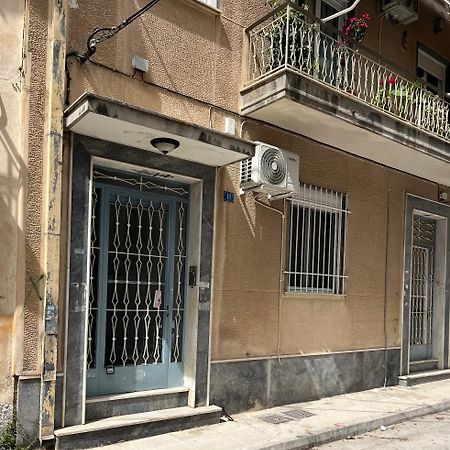 Ζεστή Φωλίτσα Στο Κέντρο. Lägenhet Aten Exteriör bild